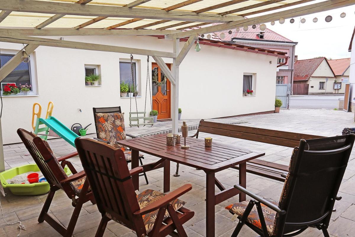 Villa Husovka No135 à Libice nad Cidlinou Extérieur photo